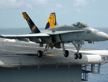 Μπαχρέιν: Συνετρίβη μαχητικό αμερικάνικο αεροσκάφος F/A-18E Hornet (φωτό)